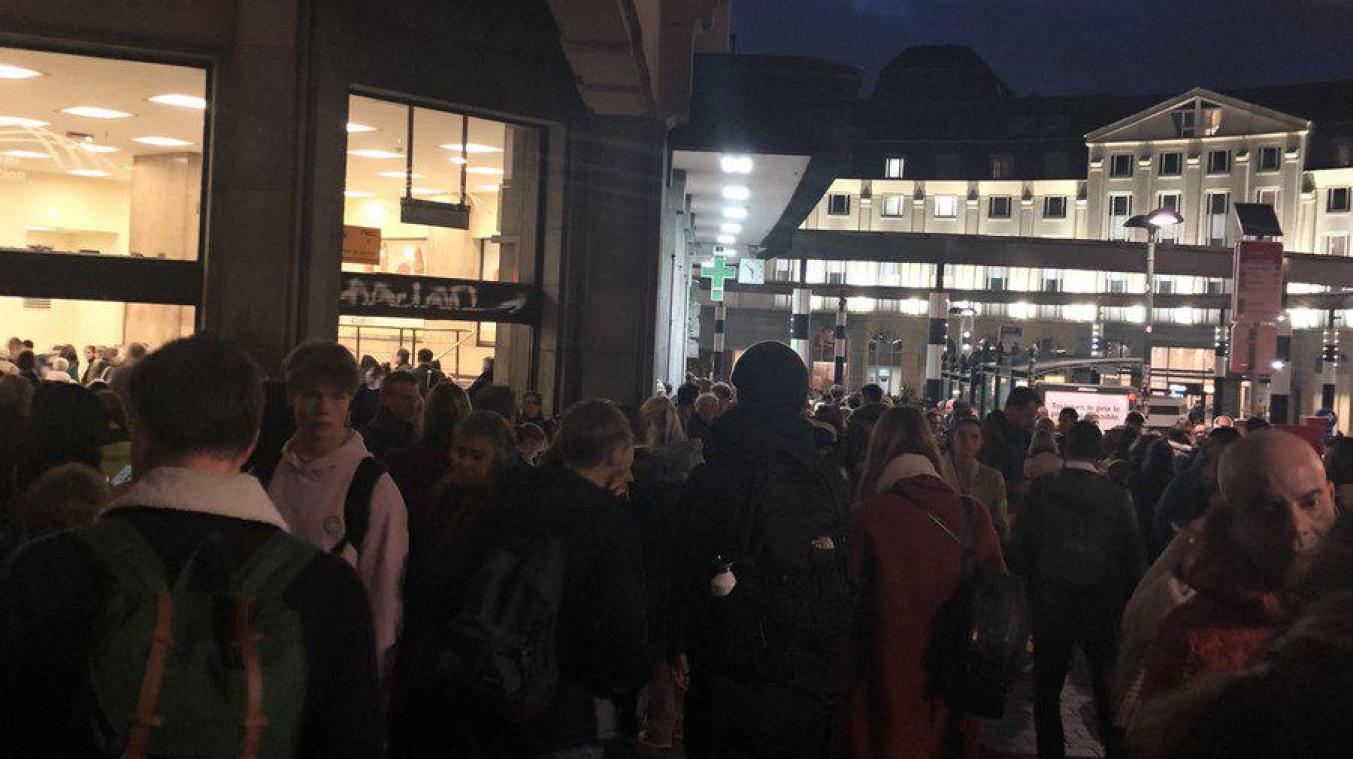 La gare de Bruxelles-Central a été évacuée suite à un incendie (vidéo)