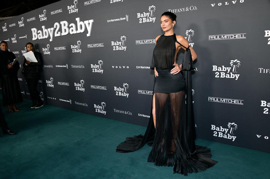 Kylie Jenner se dévoile un peu plus avec cette tenue incroyable (photos)