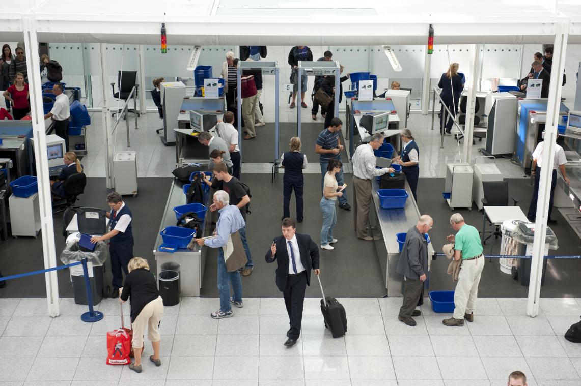 Les aéroports vont-ils bientôt supprimer la règle interdisant les liquides de plus de 100 ml dans les bagages?