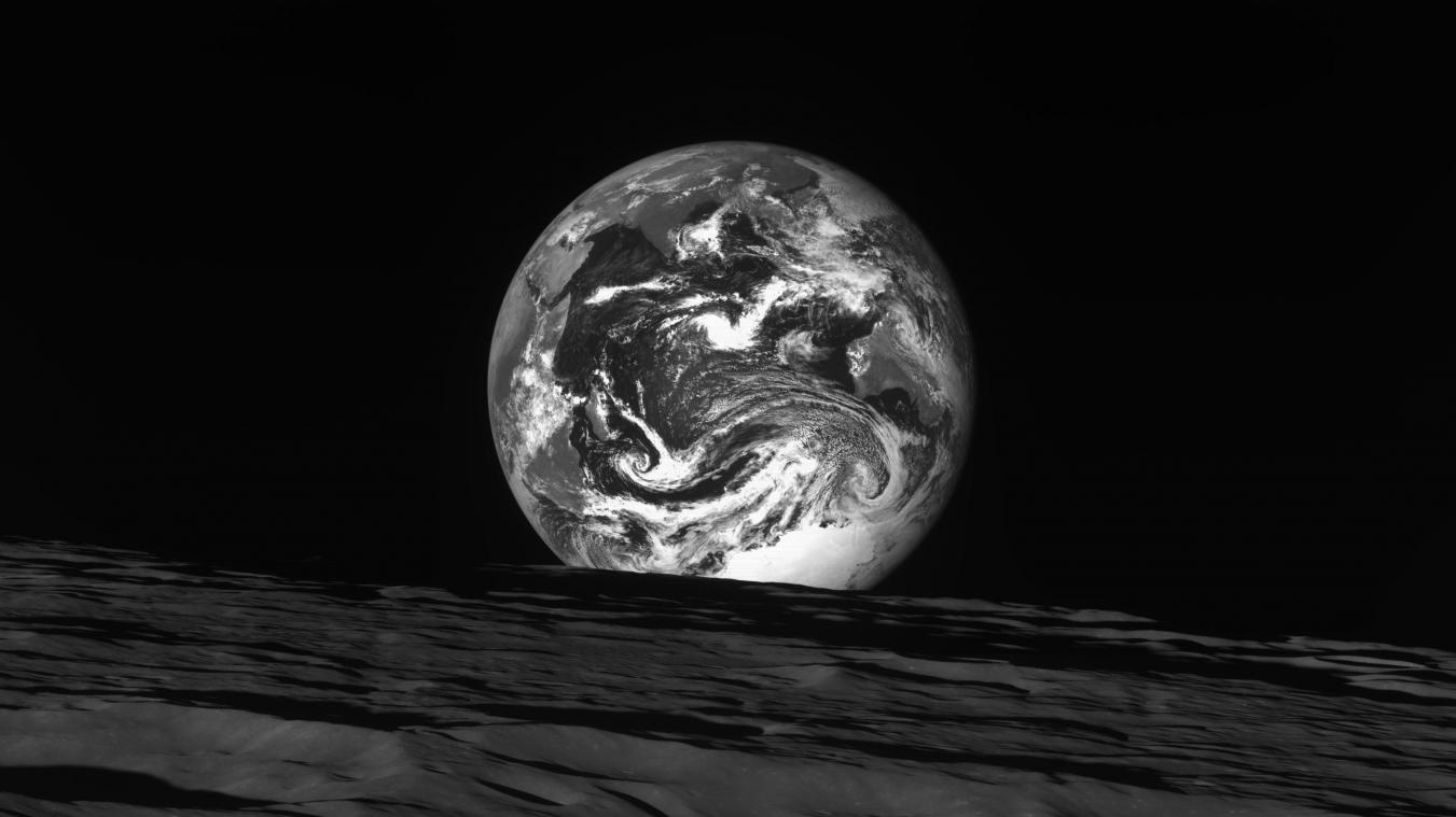 Des images à couper le souffle de la Terre en noir et blanc révélées (photos)