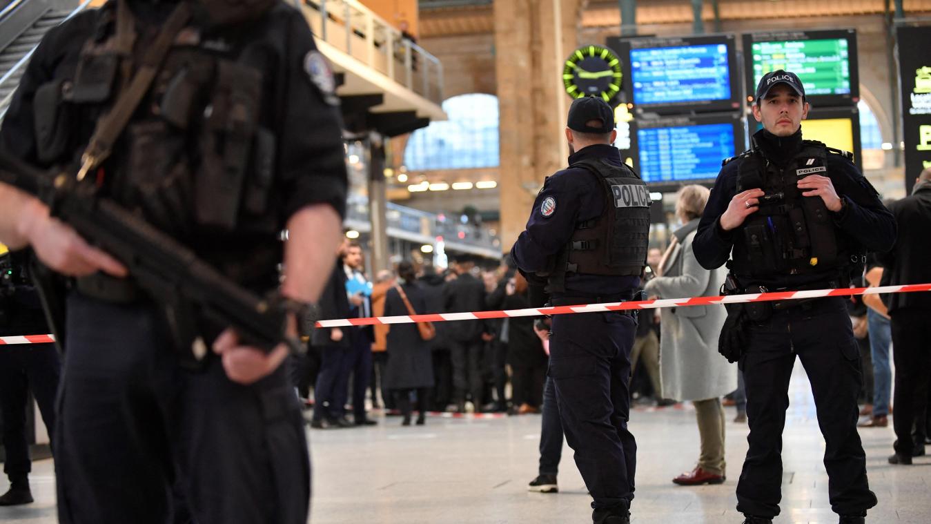 Six personnes blessées à l’arme blanche en plein Paris: un individu maîtrisé par la police