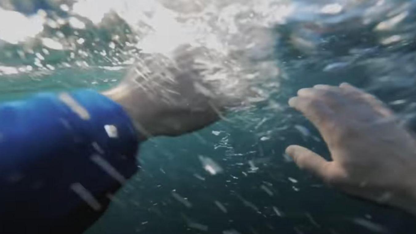 Cette simulation terrifiante montre ce que cela fait de se noyer (Vidéo)