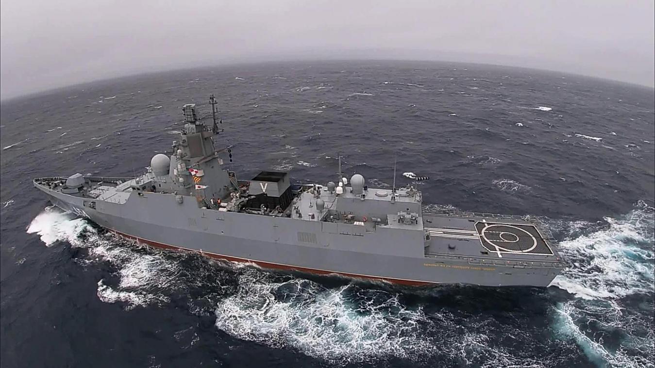 Un navire de guerre russe équipé de missiles hypersoniques se dirige vers les États-Unis