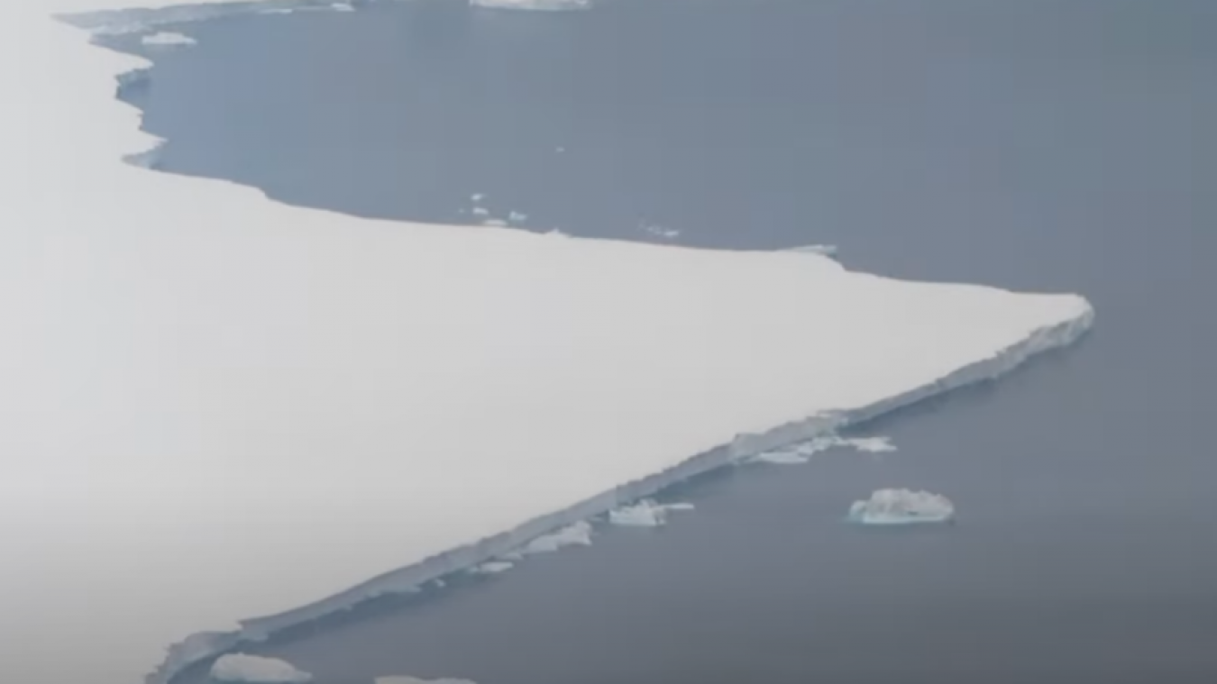Un énorme iceberg de 1.550 km2 s’est détaché de l’Antarctique (vidéo)